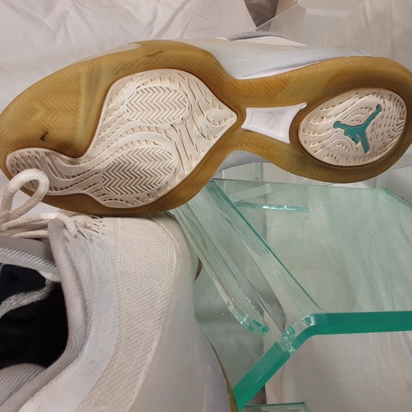 Shoes - Picture 4 of 6